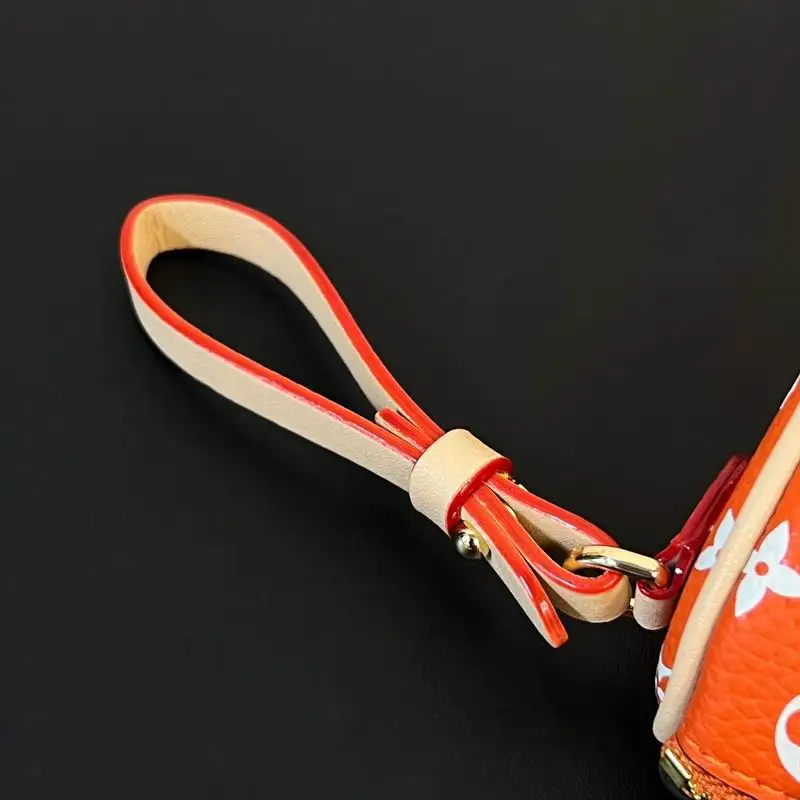 LV keyring lyh38 (9)